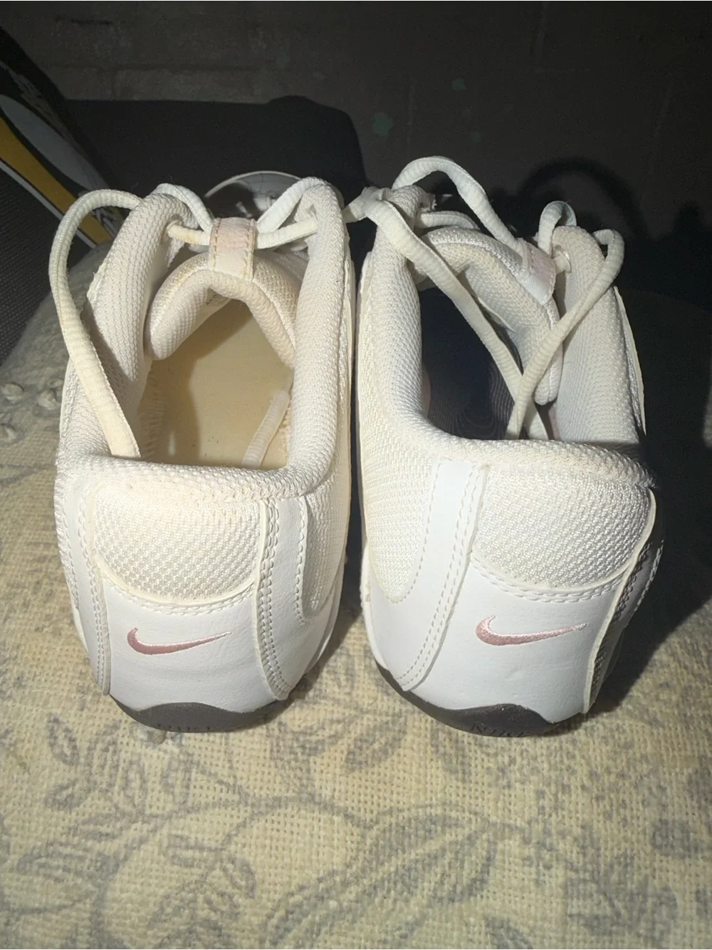 Nike Cheer Shoes Women’s Girls Size 8 Athletic Used Pre Owned As Is Sneakers NKE